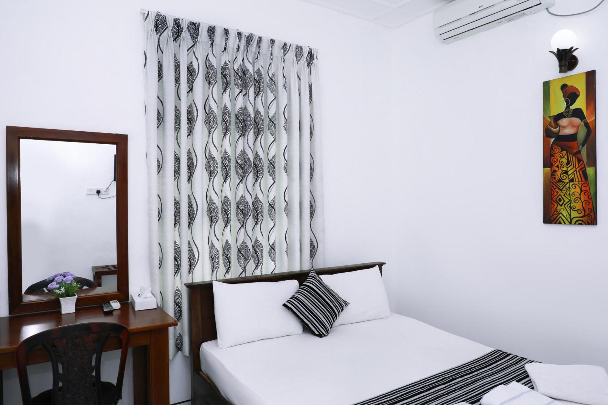 Bon Voyaage Tourist Inn Trincomalee Exterior foto